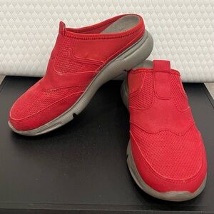 AerGO by Aerosoles Women’s Red Slip-On Shoes - Size 5.5